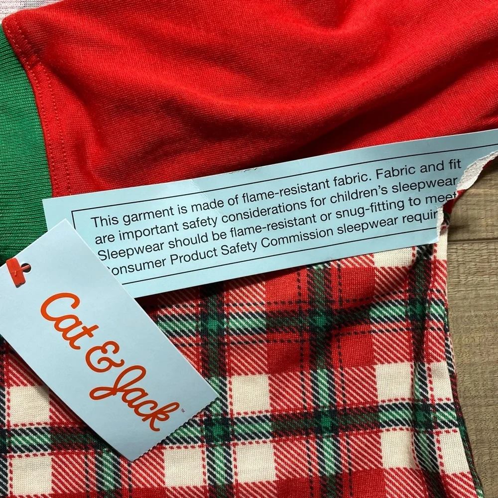 Cat & Jack Girls Christmas Plaid Sleepwear‎ Sleep Shirt Nightgown Size S (6-6x)